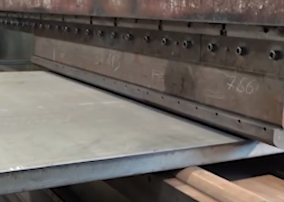 1000多吨位的轧钢机作业过程？超厚的钢板一次成型